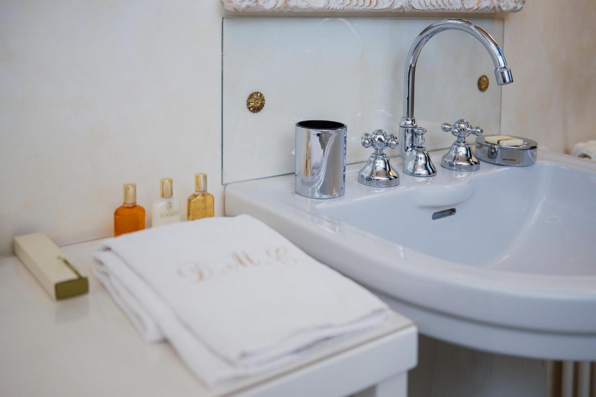 Casa San Domenico Apartment มานโตวา ภายนอก รูปภาพ
